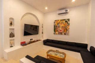 Villa Bianca Canggu - Brand-New, AC Living Modern 3BR Oasis in Peaceful Berawa - 3