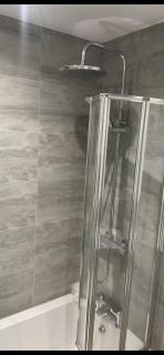 Room in Cardiff City near Hospital - Cardiff - 3