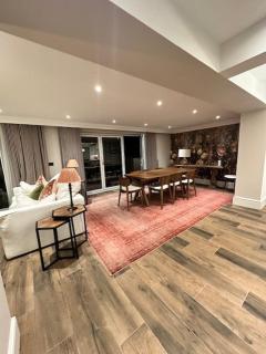 Luxury Retreat, Private Pool, Sleeps x14, Mumbles - The Mumbles - 1