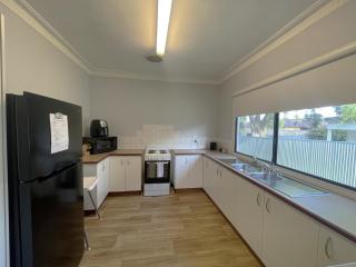 Dempster House - Esperance - 7