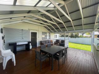 Dempster House - Esperance - 1