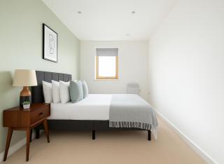 2 Bed Flat with Balcony in Wimbledon - London - 9