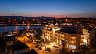 Sisus Marina Hotel - 1