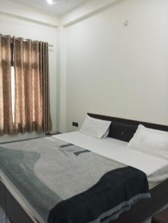 Hotel SR Palace - Ayodhya - 1