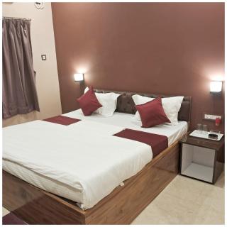PREMIUM HOTEL SRIMAN PALACE GOLDEN BEACH PURI ! Near Swargadwar Market and Jagannath Temple, Fully Air-Conditioned Hotel with Wifi - LIFT - Restaurant and Parking Facilities - A BEST HOTEL IN PURI - Puri - 1