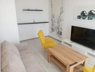 Cosy place with air conditioning, close to the Saturn Thermal Pools and the airport - Czeladź - 0