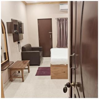 PREMIUM HOTEL SRIMAN PALACE GOLDEN BEACH PURI ! Near Swargadwar Market and Jagannath Temple, Fully Air-Conditioned Hotel with Wifi - LIFT - Restaurant and Parking Facilities - A BEST HOTEL IN PURI - Puri - 7