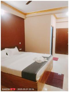 PREMIUM HOTEL SRIMAN PALACE GOLDEN BEACH PURI ! Near Swargadwar Market and Jagannath Temple, Fully Air-Conditioned Hotel with Wifi - LIFT - Restaurant and Parking Facilities - A BEST HOTEL IN PURI - Puri - 4