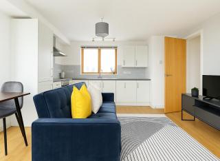 1 Bed Flat in Vibrant Hackney - 1