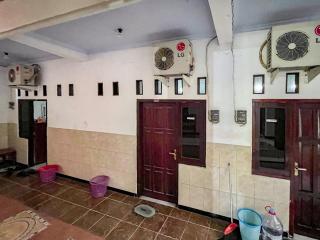 Permana Homestay Syariah Mitra RedDoorz - Pare - 8