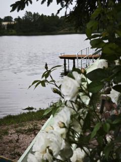 Dom nad jeziorem, własna linia brzegowa, łódka, rower wodny na wyłączność - Grajwo - 6
