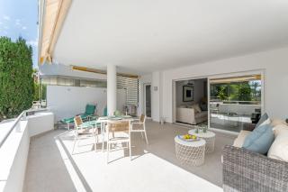Renovated 2 Bedroom Apartment 5 Min Walk to the Beach - Marbella - 7