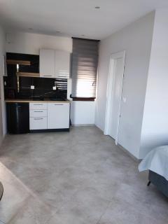 Pnoes Suites Apartments - Città di Skiathos - 2