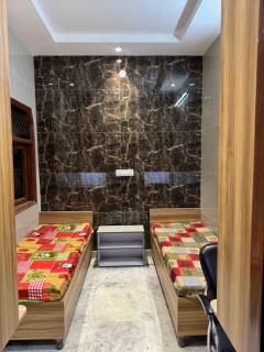 FlexiBay-Affordable Hostel in North Delhi with Meals - Jāmb - 0