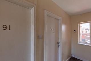 Stylish 2BR Flat with Free Parking near WBA Zone - Birmingham - 8