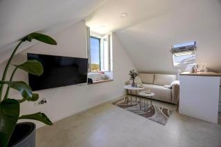 Newly and modernly renovated-Studio Gilda-Breathtaking Waterfront Studio with Yacht Views - Makarska - 9