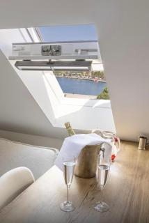 Newly and modernly renovated-Studio Gilda-Breathtaking Waterfront Studio with Yacht Views - Makarska - 5