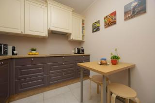 Perfectly Located Exceptional Apartment in Warsaw by Noclegi Renters - 1