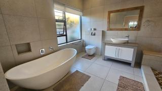 Megs Guesthouse - Ballito - 4