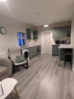 Seaside Retreat - 4 Guests - Fireplace - Parking - Galway - 7