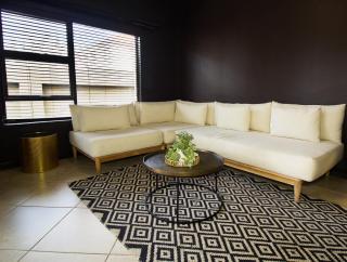 Fourways Luxurious 5-Bed Home - 0