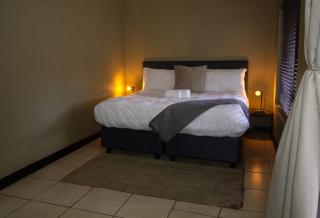 Fourways Luxurious 5-Bed Home - 2