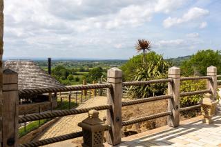 The Hideaway - Sutton - 7