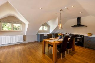 The Hideaway - Sutton - 5