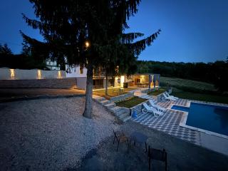 Vila Monti - - 1