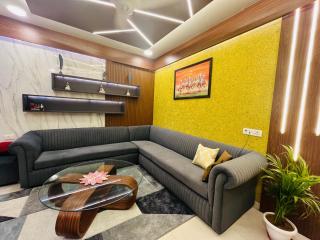 The Urban Rosa - Stylish 3BHK Nest in Quiet Locale - 9