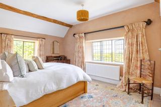 Cotswold Farmhouse with Swimming Pool - Miserden - 6