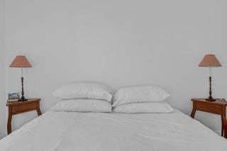 The Bloomsbury Deux - by Frankie Says - London - 7