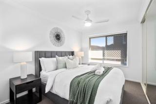 Coastal Central 3BR - Spa, Surfers Paradise, AC - 2