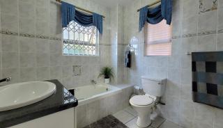 Beachfront Getaway Seaview Margate - Margate - 8
