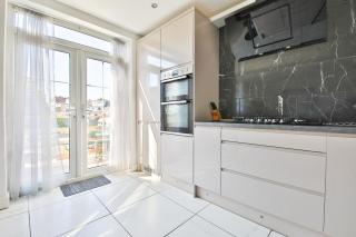 The Wishing Well- Lovely Spacious Home In BS4 Sleeps 8 - Bristol - 2