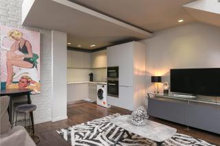 The Editorial - Covent Garden By Frankie Says - 3