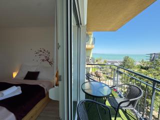 Cadet 505 - Panorámás Balaton-parti Apartman - Siófok - 8