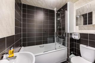 Stylish House with Driveway Parking, Self-Check-In, Fast WiFi and Smart TV by Yoko Property - Milton Keynes - 6