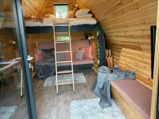 Sycamore Lodge with Hot Tub- Quirky & Romantic - Halstead - 1