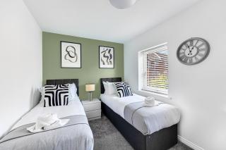 Stylish House with Driveway Parking, Self-Check-In, Fast WiFi and Smart TV by Yoko Property - Milton Keynes - 9
