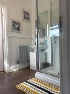 Modern 2-Bed Victorian Apartment - Sleeps 6 & Pets - Yeovil - 8
