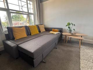 Modern 2-Bed Victorian Apartment - Sleeps 6 & Pets - Yeovil - 5
