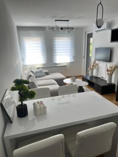 Niš Deluxe - 8