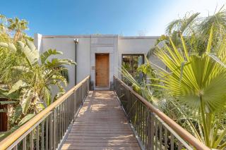 2-Bedroom Beachfront Flat with Hotel Amenities - Bodrum - 8