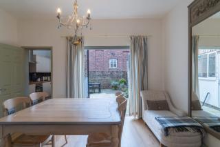 St Denys View with Free parking - York - 9