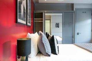 The Georgian Wink - by Frankie Says - Londra - 6