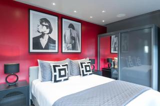 The Georgian Wink - by Frankie Says - Londen - 7