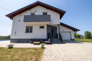 Three-Bedroom Holiday Home Vida with Private Pool - Zagreb - 0
