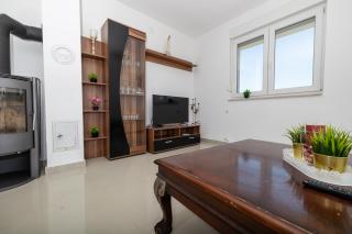 Three-Bedroom Holiday Home Vida with Private Pool - Zagreb - 6