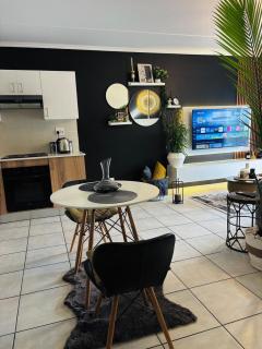 THE COZY HOME in Greenpark Boksbug by OR Tambo Airport - Boksburg - 8